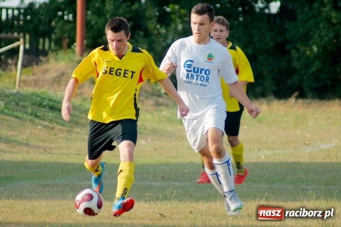 Zdjęcie w galerii na portalu naszraciborz.pl: Puchar Polski: Cztery gole w Owsiszczach. Lubomia gra dalej wiadomości z regionu