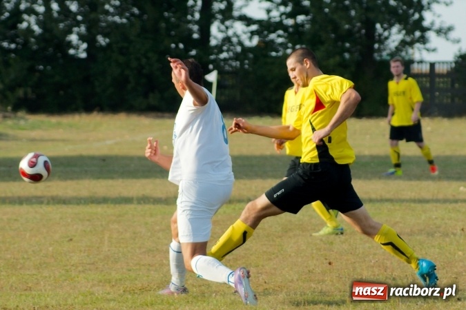 Zdjęcie w galerii na portalu naszraciborz.pl: Puchar Polski: Cztery gole w Owsiszczach. Lubomia gra dalej wiadomości z regionu