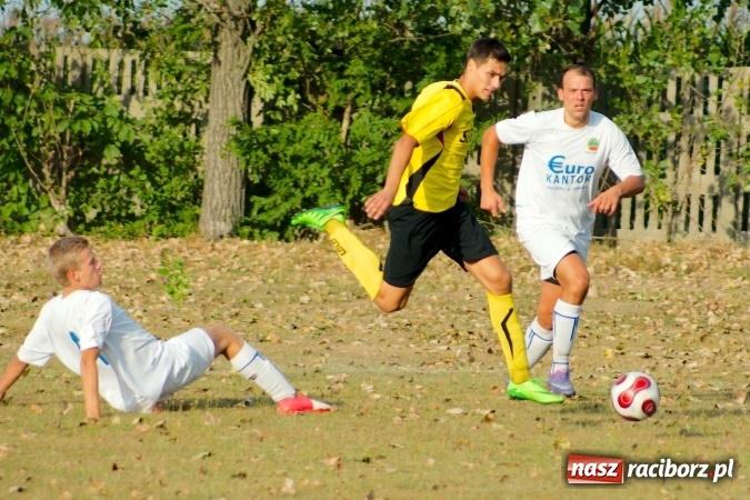 Zdjęcie w galerii na portalu naszraciborz.pl: Puchar Polski: Cztery gole w Owsiszczach. Lubomia gra dalej wiadomości z regionu