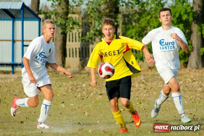 Zdjęcie w galerii na portalu naszraciborz.pl: Puchar Polski: Cztery gole w Owsiszczach. Lubomia gra dalej wiadomości z regionu