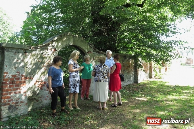 Zdjęcie w galerii na portalu naszraciborz.pl: To miejsce ma coś w sobie. Wychowankowie byłego domu dziecka w Krowiarkach spotkali się po raz czwarty wiadomości z regionu