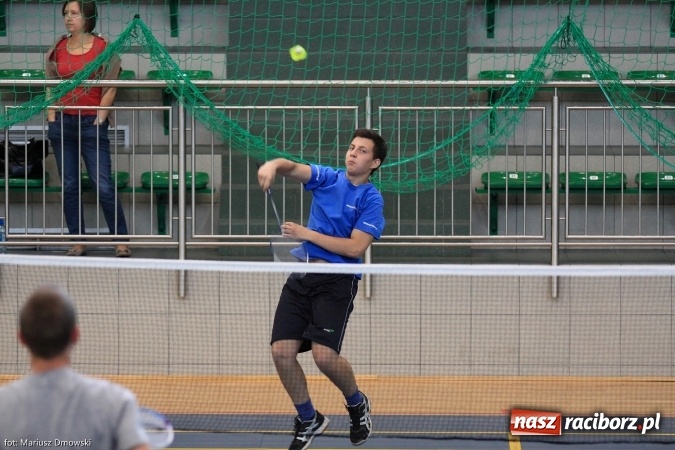 Zdjęcie w galerii na portalu naszraciborz.pl: Rozgrywki badmintona w Arenie Rafako wiadomości z regionu