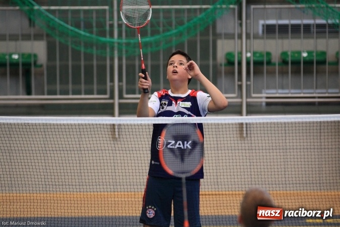 Zdjęcie w galerii na portalu naszraciborz.pl: Rozgrywki badmintona w Arenie Rafako wiadomości z regionu