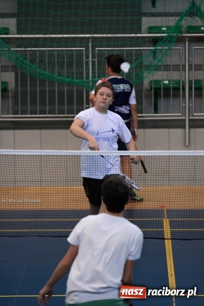 Zdjęcie w galerii na portalu naszraciborz.pl: Rozgrywki badmintona w Arenie Rafako wiadomości z regionu