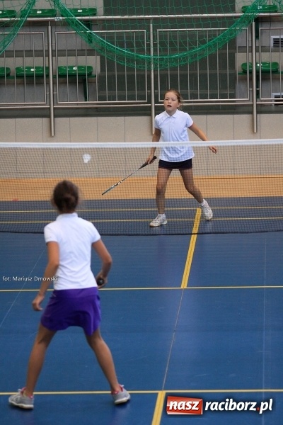 Zdjęcie w galerii na portalu naszraciborz.pl: Rozgrywki badmintona w Arenie Rafako wiadomości z regionu