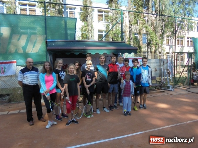 Zdjęcie w galerii na portalu naszraciborz.pl: NSZZ RAFAKO S.A. dzieciom – turniej tenisowy dla dzieci i młodzieży wiadomości z regionu