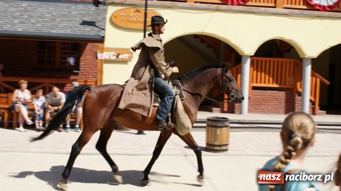 Zdjęcie w galerii na portalu naszraciborz.pl: Lato z Biblioteką trwa - kolejna wycieczka wiadomości z regionu