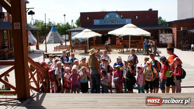 Zdjęcie w galerii na portalu naszraciborz.pl: Lato z Biblioteką trwa - kolejna wycieczka wiadomości z regionu