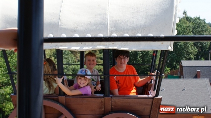 Zdjęcie w galerii na portalu naszraciborz.pl: Lato z Biblioteką trwa - kolejna wycieczka wiadomości z regionu