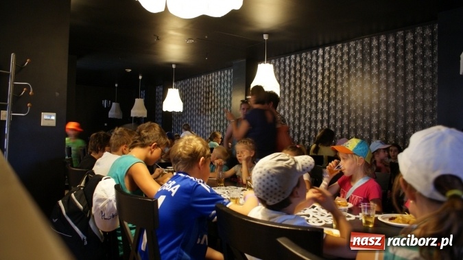 Zdjęcie w galerii na portalu naszraciborz.pl: Lato z Biblioteką trwa - kolejna wycieczka wiadomości z regionu