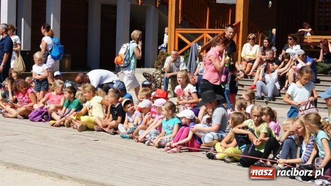 Zdjęcie w galerii na portalu naszraciborz.pl: Lato z Biblioteką trwa - kolejna wycieczka wiadomości z regionu