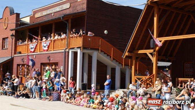 Zdjęcie w galerii na portalu naszraciborz.pl: Lato z Biblioteką trwa - kolejna wycieczka wiadomości z regionu