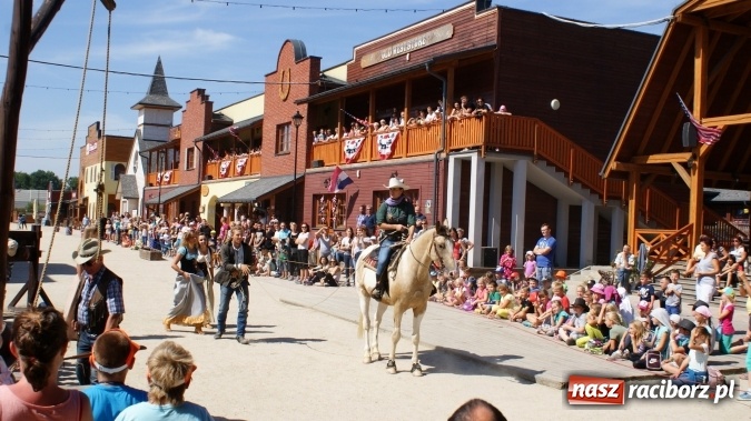 Zdjęcie w galerii na portalu naszraciborz.pl: Lato z Biblioteką trwa - kolejna wycieczka wiadomości z regionu