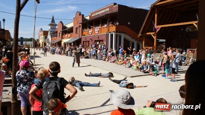 Zdjęcie w galerii na portalu naszraciborz.pl: Lato z Biblioteką trwa - kolejna wycieczka wiadomości z regionu