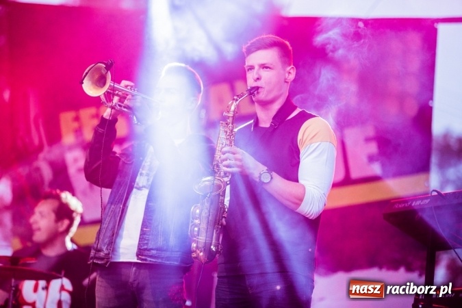 Zdjęcie w galerii na portalu naszraciborz.pl: Zakończenie Lata z Gminą Krzyżanowice i zespołem Mafia wiadomości z regionu