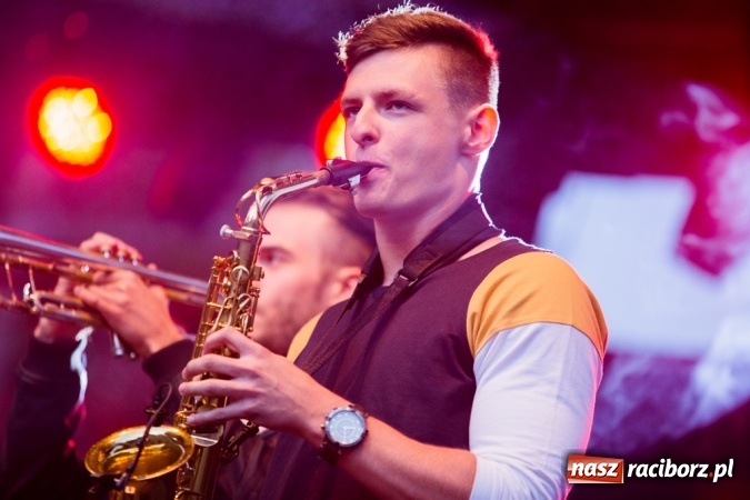 Zdjęcie w galerii na portalu naszraciborz.pl: Zakończenie Lata z Gminą Krzyżanowice i zespołem Mafia wiadomości z regionu