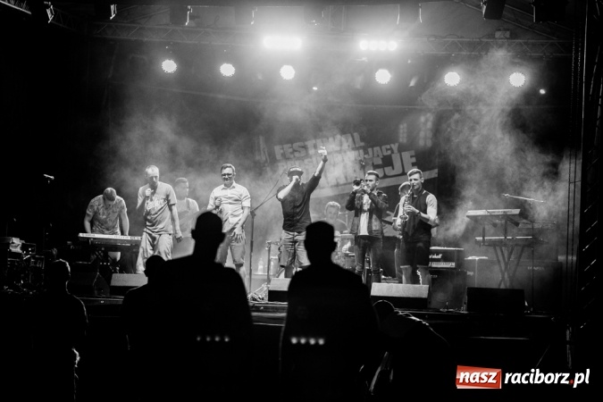 Zdjęcie w galerii na portalu naszraciborz.pl: Zakończenie Lata z Gminą Krzyżanowice i zespołem Mafia wiadomości z regionu