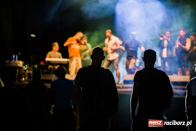 Zdjęcie w galerii na portalu naszraciborz.pl: Zakończenie Lata z Gminą Krzyżanowice i zespołem Mafia wiadomości z regionu