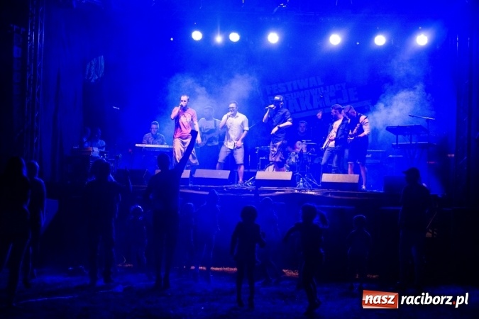 Zdjęcie w galerii na portalu naszraciborz.pl: Zakończenie Lata z Gminą Krzyżanowice i zespołem Mafia wiadomości z regionu