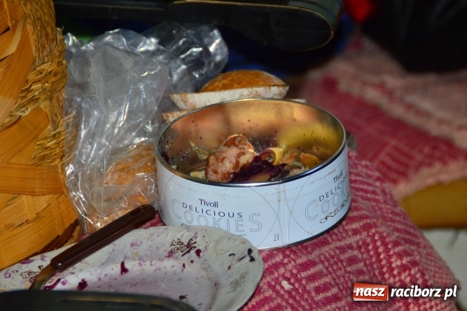 Zdjęcie w galerii na portalu naszraciborz.pl: Śmietnik stał się schronieniem dla starszej kobiety  wiadomości z regionu