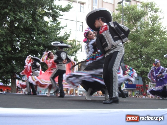 Zdjęcie w galerii na portalu naszraciborz.pl: Zespoły Łężczok i Arabeska na Festiwalu w Turcji  wiadomości z regionu