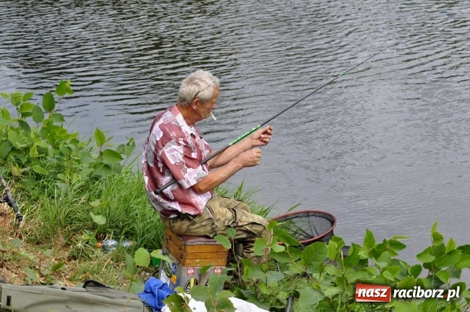 Zdjęcie w galerii na portalu naszraciborz.pl: Trwają II Memoriałowe Zawody Wędkarskie Odra 2015 wiadomości z regionu