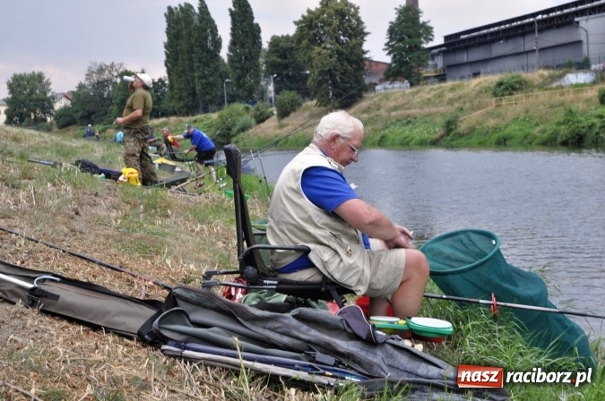 Zdjęcie w galerii na portalu naszraciborz.pl: Trwają II Memoriałowe Zawody Wędkarskie Odra 2015 wiadomości z regionu