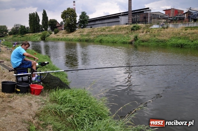 Zdjęcie w galerii na portalu naszraciborz.pl: Trwają II Memoriałowe Zawody Wędkarskie Odra 2015 wiadomości z regionu