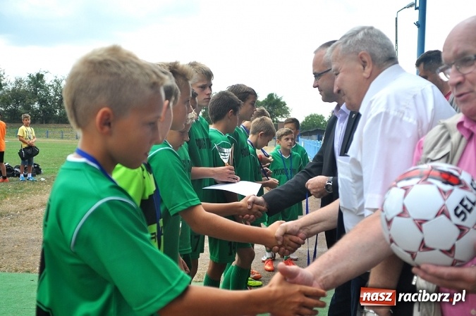 Zdjęcie w galerii na portalu naszraciborz.pl: Częstochowa ponownie najlepsza w Turnieju Piłki Nożnej im. Zbigniewa Oszka wiadomości z regionu