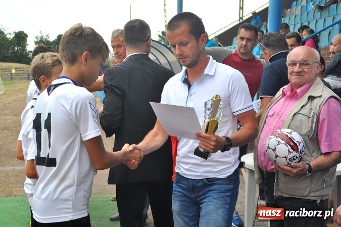 Zdjęcie w galerii na portalu naszraciborz.pl: Częstochowa ponownie najlepsza w Turnieju Piłki Nożnej im. Zbigniewa Oszka wiadomości z regionu