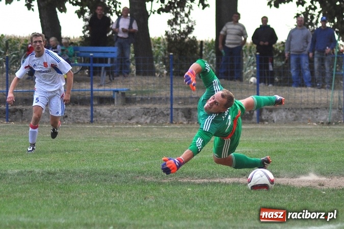 Zdjęcie w galerii na portalu naszraciborz.pl: Bez rezerwowych, ale z receptą na zwycięstwo. Pewna wygrana Stali wiadomości z regionu