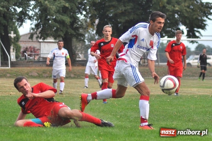 Zdjęcie w galerii na portalu naszraciborz.pl: Bez rezerwowych, ale z receptą na zwycięstwo. Pewna wygrana Stali wiadomości z regionu