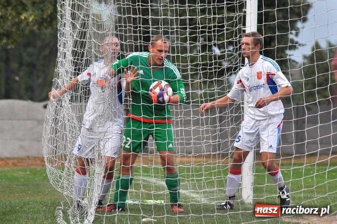 Zdjęcie w galerii na portalu naszraciborz.pl: Bez rezerwowych, ale z receptą na zwycięstwo. Pewna wygrana Stali wiadomości z regionu