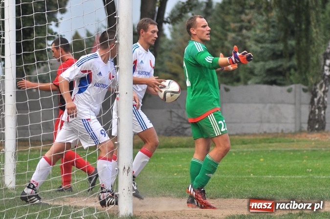 Zdjęcie w galerii na portalu naszraciborz.pl: Bez rezerwowych, ale z receptą na zwycięstwo. Pewna wygrana Stali wiadomości z regionu