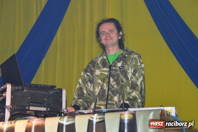 Zdjęcie w galerii na portalu naszraciborz.pl: Dyskoteka z Donatanem i Cleo w Szymocicach wiadomości z regionu