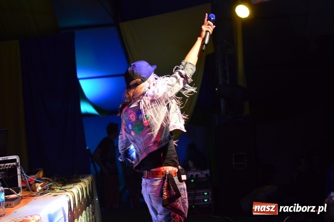 Zdjęcie w galerii na portalu naszraciborz.pl: Dyskoteka z Donatanem i Cleo w Szymocicach wiadomości z regionu