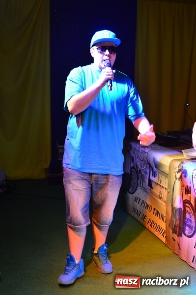 Zdjęcie w galerii na portalu naszraciborz.pl: Dyskoteka z Donatanem i Cleo w Szymocicach wiadomości z regionu