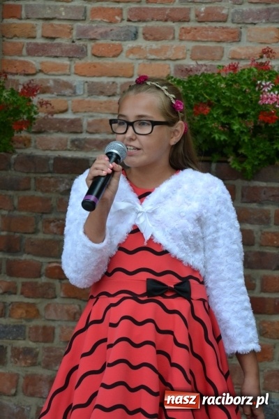 Zdjęcie w galerii na portalu naszraciborz.pl: Wokaliści z Młodzieżowego Domu Kultury wystąpili na zamku wiadomości z regionu