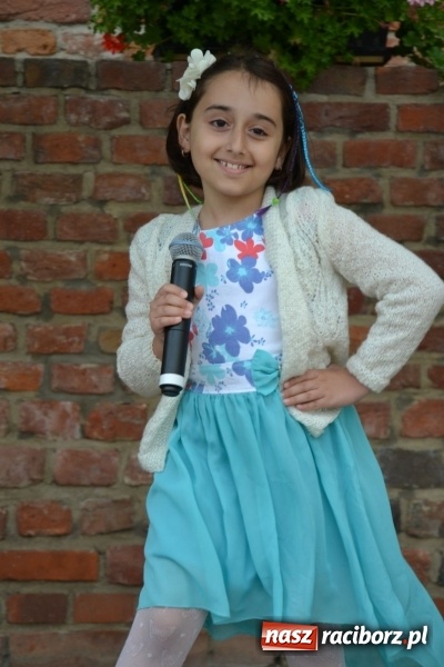 Zdjęcie w galerii na portalu naszraciborz.pl: Wokaliści z Młodzieżowego Domu Kultury wystąpili na zamku wiadomości z regionu