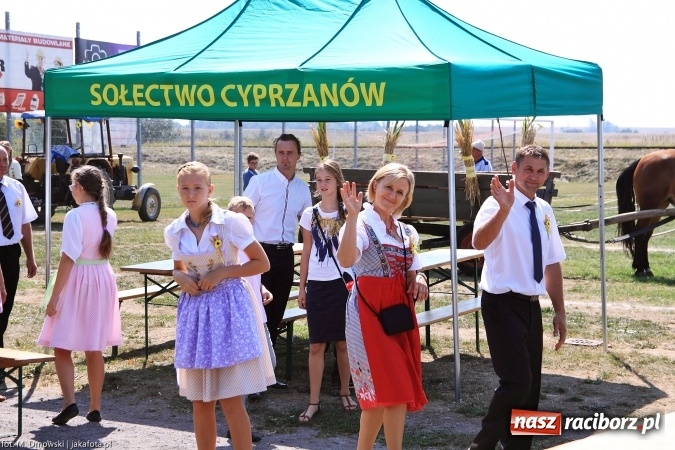 Zdjęcie w galerii na portalu naszraciborz.pl: Dożynki 2015 - świętowanie w Cyprzanowie wiadomości z regionu