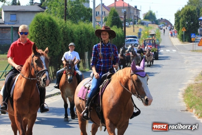 Zdjęcie w galerii na portalu naszraciborz.pl: Kobylskie dożynki z barwnym korowodem wiadomości z regionu