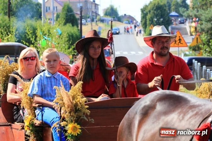 Zdjęcie w galerii na portalu naszraciborz.pl: Kobylskie dożynki z barwnym korowodem wiadomości z regionu
