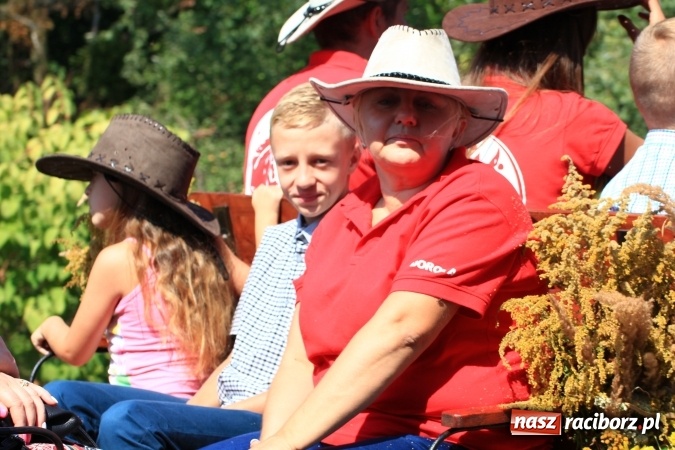 Zdjęcie w galerii na portalu naszraciborz.pl: Kobylskie dożynki z barwnym korowodem wiadomości z regionu