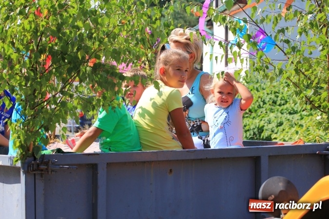 Zdjęcie w galerii na portalu naszraciborz.pl: Kobylskie dożynki z barwnym korowodem wiadomości z regionu