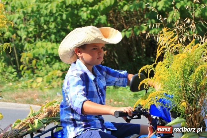 Zdjęcie w galerii na portalu naszraciborz.pl: Kobylskie dożynki z barwnym korowodem wiadomości z regionu