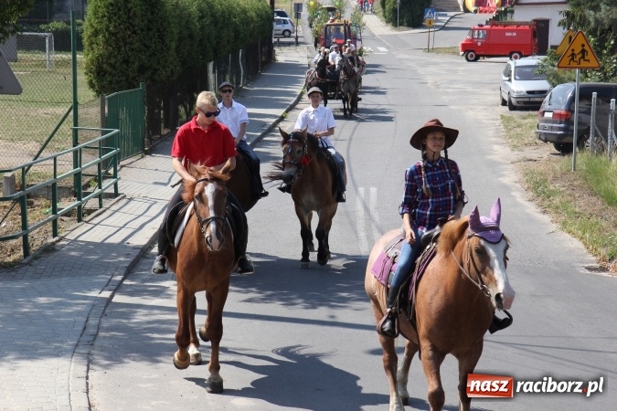 Zdjęcie w galerii na portalu naszraciborz.pl: Kobylskie dożynki z barwnym korowodem wiadomości z regionu