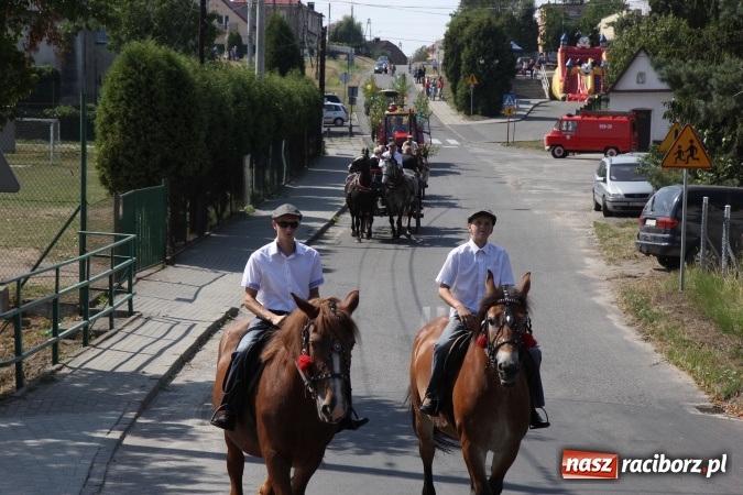 Zdjęcie w galerii na portalu naszraciborz.pl: Kobylskie dożynki z barwnym korowodem wiadomości z regionu