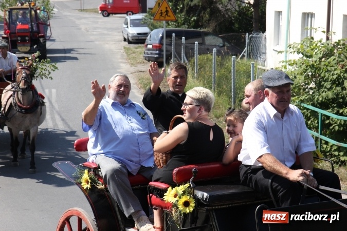 Zdjęcie w galerii na portalu naszraciborz.pl: Kobylskie dożynki z barwnym korowodem wiadomości z regionu