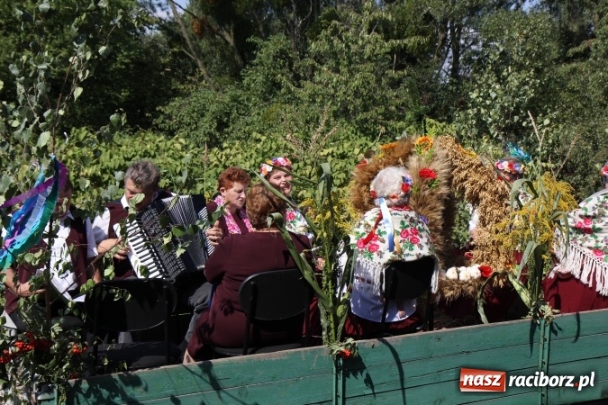 Zdjęcie w galerii na portalu naszraciborz.pl: Kobylskie dożynki z barwnym korowodem wiadomości z regionu