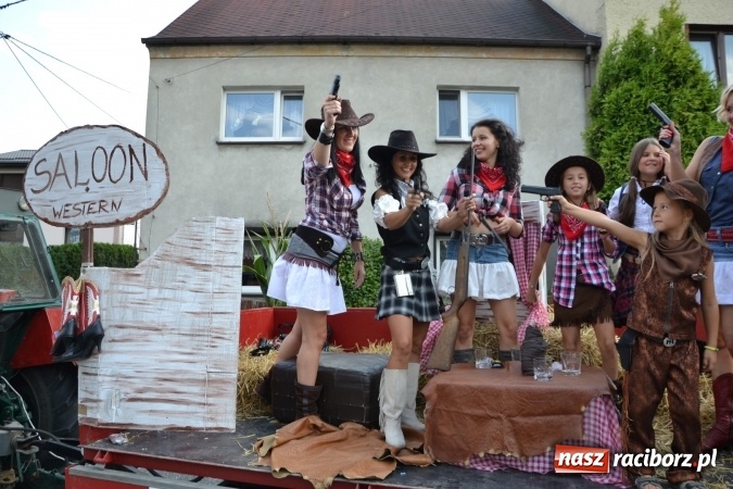 Zdjęcie w galerii na portalu naszraciborz.pl: Dożynki 2015 - kowbojki i minionki w Roszkowie wiadomości z regionu